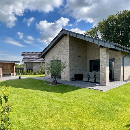 Schoenes Ferienhaus Mit Sauna Am Harkebruegger See In Der Naehe Von Oldenburg Barssel  Esterno foto