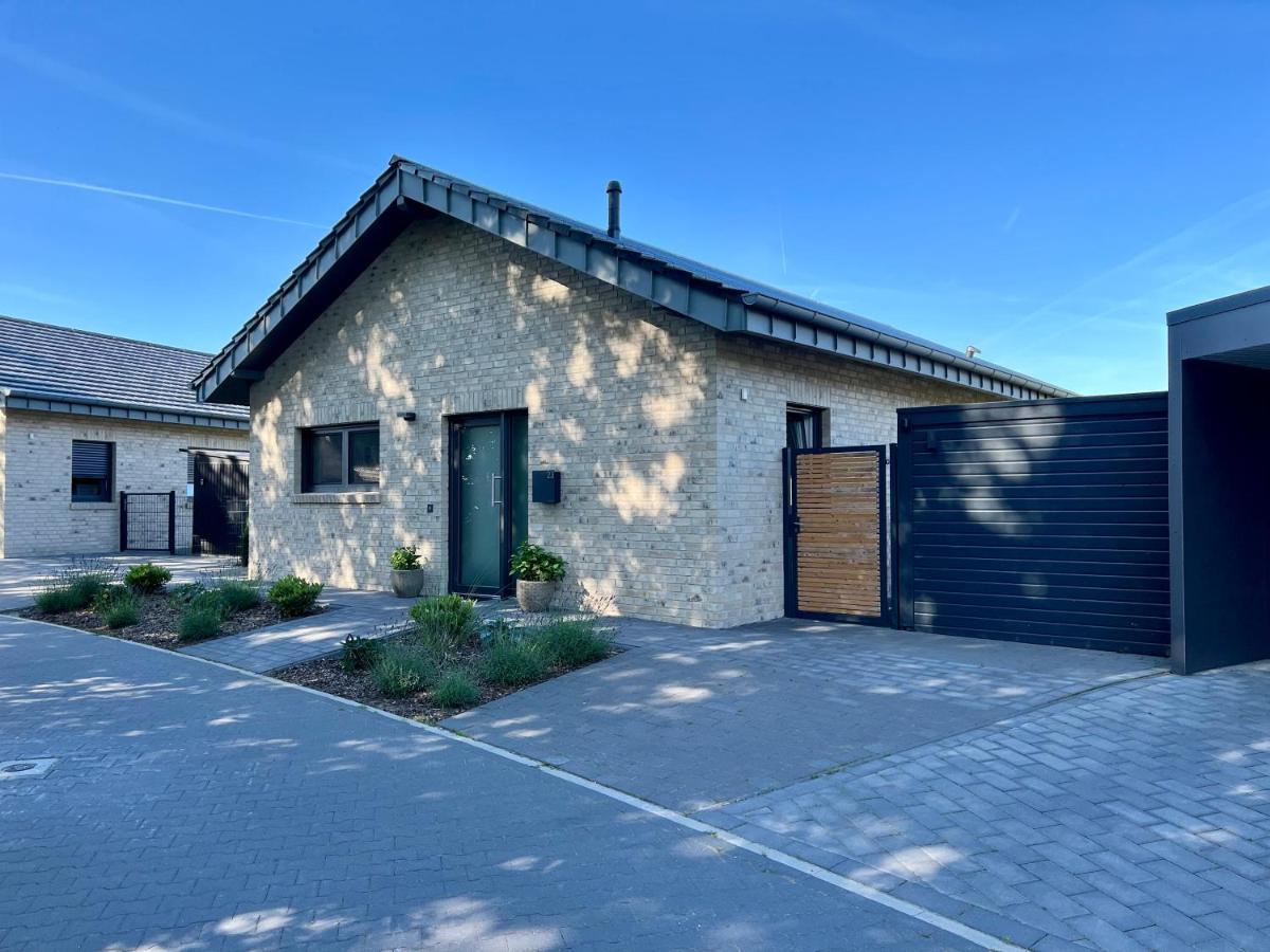 Schoenes Ferienhaus Mit Sauna Am Harkebruegger See In Der Naehe Von Oldenburg Barssel  Esterno foto